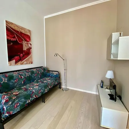 Апартаменты Piazzale Susa Bright Flat Con Veranda *
