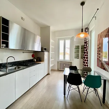 Апартаменты Piazzale Susa Bright Flat Con Veranda Милан